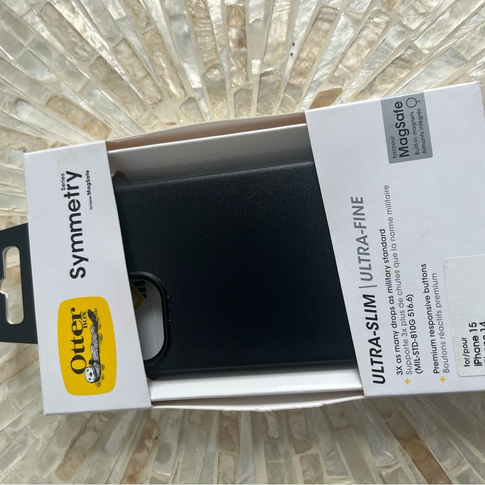OtterBox Symmetry Series Black Case for iPhone 15/14/13 - Picture 2 of 4